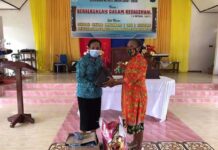 PKK Papua Barat Berbagi Kasih Natal di Sekolah Agama PKK Papua Barat Berbagai Kasih Natal di Sekolah Agama