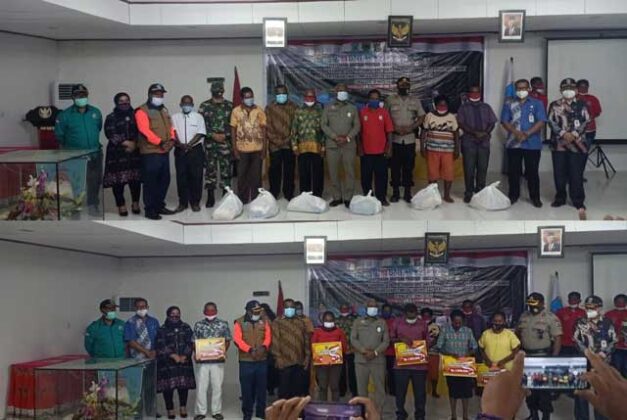 Pemprov Papua Barat Kucurkan 21,9 M Tangan Kasih di Maybrat dan Sorong Selatan