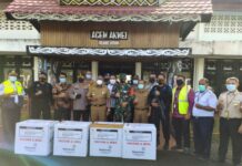 Vaksin Covid-19 Tiba, Gubernur Prioritaskan Manokwari dan Kota Sorong Vaksin Covid-19 Tiba, Gubernur Prioritaskan Manokwari dan Kota Sorong