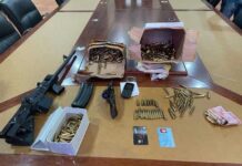 Polres Teluk Bintuni Tangkap Penyelundup Senjata Api dan Ratusan Amunisi Polres Teluk Bintuni Tangkap Penyelundup Senjata Api dan Ratusan Amunisi