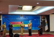 BKN Serahkan Simbolis 50 NIP CPNS Manokwari Selatan BKN Serahkan Simbolis 50 NIP CPNS Manokwari Selatan