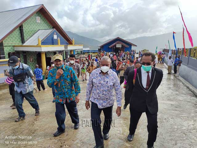 bupati-pegaf-gubernur-ketua-majelis-umum-gpkai "Suanggi? Iman Kita Sebesar Biji Apa? Sesawi kah?"