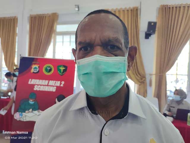 dr-Arnoldus-Tiniap-MEpid-direktur-rumah-sakit-Provinsi-PB 'Anu Bungkus' dan Pernah Kena Covid-19 Juga Aman Divaksin