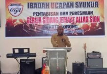 Gubernur Resmikan GSJA Sion Klademak III Gubernur Resmikan GSJA Sion Klademak III