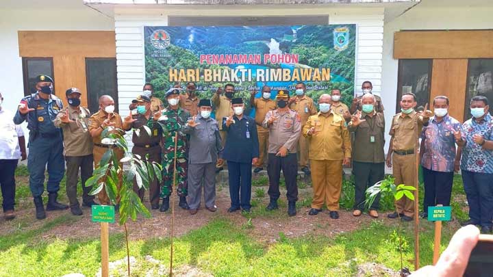 Peringati Hari Bakti Rimbawan, Pemprov Papua Barat Tanam 200 Pohon