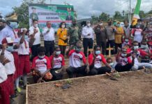 Pemprov Papua Barat dan Kodam XVIII/Kasuari Tanam Perdana Ketahanan Pangan Keluarga Pemprov Papua Barat dan Kodam XVIII/Kasuari Tanam Perdana Ketahanan Pangan Keluarga