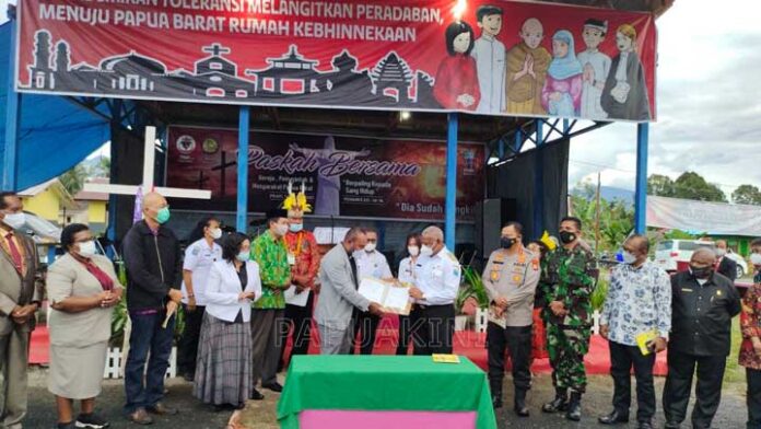 Perayaan Paskah Bersama, Gubernur Papua Barat Sampaikan Selamat Ibadah Puasa