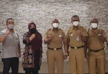 Tangan Kasih Papua Barat Dapat Rekor MURI Tangan Kasih Papua Barat Dapat Rekor MURI