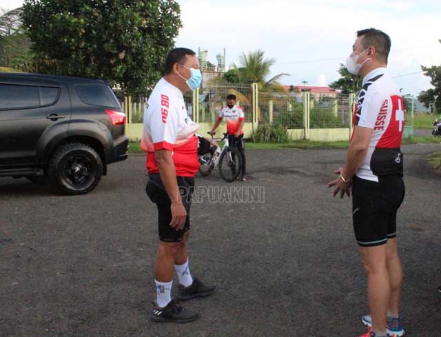 Bupati Kaimana Terpilih Gowes Bersama Kapolda dan Kepala BNN Papua Barat