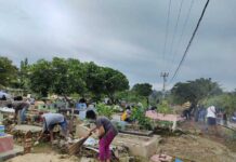 Jelang Ramadan, Pemuda Kei Manokwari Baksos Bersihkan Pemakaman Islam Pasir Putih Jelang Ramadan, Pemuda Kei Manokwari Baksos Bersihkan Pemakaman Islam Pasir Putih