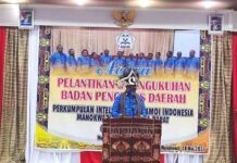 “Orang Mandacan dan Orang Moi Arfak Jadi Satu” "Orang Mandacan dan Orang Moi Arfak Jadi Satu"