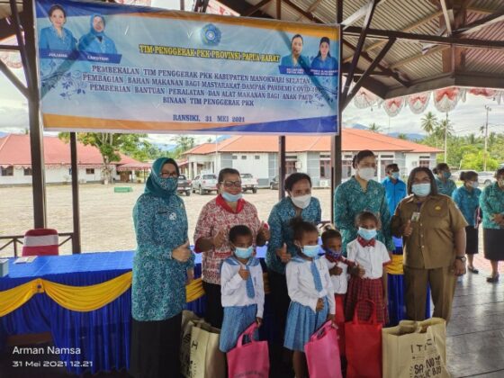 PKK Manokwari Selatan Dapat  Pembekalan, PKK Papua Barat Salurkan Bantuan