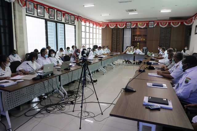 Serahkan DPA, Bupati Kaimana Ingatkan OPD Bukan Tempat Kumpulkan Kekayaan