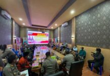 Polres Teluk Bintuni Gelar FGD Tangkal Hoax Separatis dan Terorisme Polres Teluk Bintuni Gelar FGD Tangkal Hoax Separatis dan Terorisme