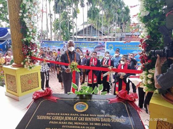 Gubernur Papua Barat Bupati Manokwari Resmikan Gereja GKI Bintang Daud Suaven