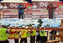 Gubernur Papua Barat Bupati Manokwari 7 Kali Pukul Pasak Tongkonan Toraja Gubernur Papua Barat Bupati Manokwari 7 Kali Pukul Pasak Tongkonan Toraja