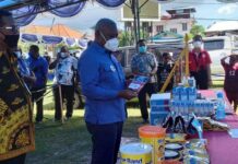 Pasar Murah Manokwari, Gubernur Salurkan Bantuan 1000 Paket Bapok Pasar Murah Manokwari, Gubernur Salurkan Bantuan 1000 Paket Bapok