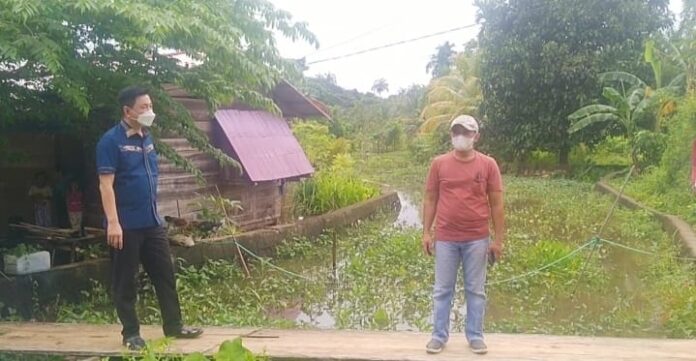 Bupati Kaimana Tinjau Lokasi Genangan Air di Beberapa Titik