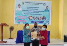 PKK Papua Barat Salurkan Bantuan Kementerian Pemberdayaan Perempuan dan Perlindungan Anak PKK Papua Barat Salurkan Bantuan Kementerian Pemberdayaan Perempuan dan Perlindungan Anak