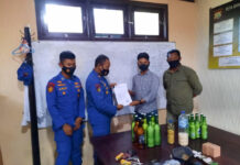 Polisi Tangkap Perahu Bawa Bahan Bom Ikan di Perairan Sorong Polisi Tangkap Perahu Bawa Bahan Bom Ikan di Perairan Sorong