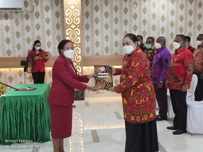 Ketua Dekranasda Teluk Bintuni Diingatkan Segera Susun Kepengurusan
