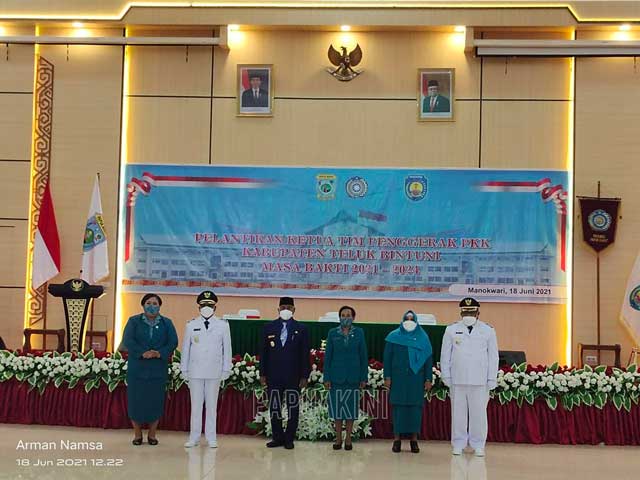 bupati-wakil-bupati-bintuni-gubernur-papua-barat Prisca Priscilia Kasihiw Resmi Kembali Ketua PKK Teluk Bintuni