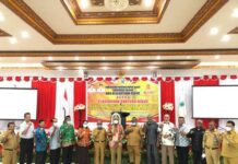 Pemprov Papua Barat Salurkan Bantuan Hibah 375,831 M Pemprov Papua Barat Salurkan Bantuan Hibah 375,831 M