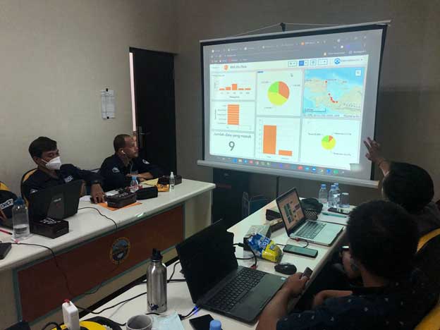 Nelayan Lokal Dilibatkan Untuk Buat Basis Data Terintegrasi Hiu Paus di Teluk Cenderawasih