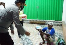 Polda Papua Barat Distribusi Bansos PPKM Darurat bansos Covid-19, Polda Papua Barat, Dirlantas Polda Papua Barat, Kabid Humas Polda Papua Barat, Covid-19, PPKM Darurat,