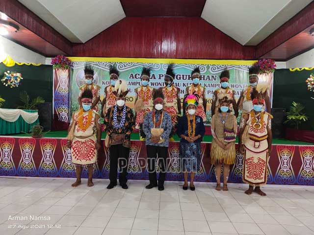 Gubernur Papua Barat Hadiri Pengukuhan Koreno Kampung Wonti di Manokwari