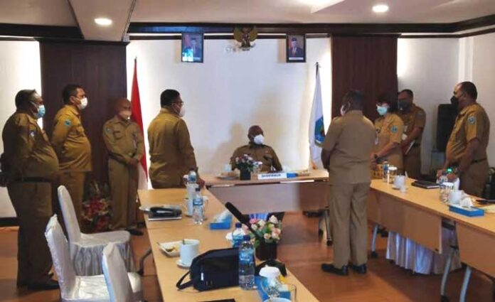 Gubernur Papua Barat Pimpin Rapat Perkembangan SMA Taruna Kasuari Nusantara