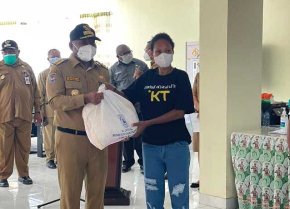 Serbuan Vaksinasi Covid-19 Provinsi Papua Barat di Teluk Bintuni