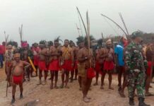 Ini Bukan Mau Bentrok, Tapi HUT ke-76 RI di Pegunungan Arfak Ini Bukan Mau Bentrok, Tapi HUT ke-76 RI di Pegunungan Arfak