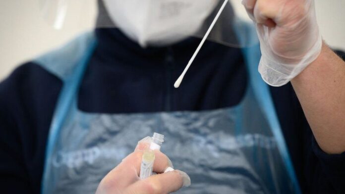 Kemenkes Tetapkan Harga Tertinggi PCR Test Papua Barat 525 Ribu