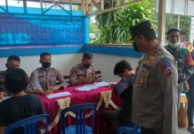 Kapolda Papua Barat Tinjau Gerai Vaksin TNI-POLRI di Gereja Manyosi Wirsi Kapolda Papua Barat Tinjau Gerai Vaksin TNI-POLRI di Gereja Manyosi Wirsi