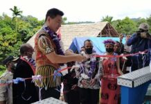 Resmikan Gereja GKI Nasaret Efara, Bupati Kaimana Ingatkan Kerukunan Resmikan Gereja GKI Nasaret Efara, Bupati Kaimana Ingatkan Kerukunan