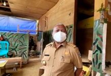 Tinjau TKP Penyerbuan TNI di Maybrat, Gubernur Papua Barat Ajak Masyarakat Kembali ke Kampung Tinjau TKP Penyerbuan TNI di Maybrat, Gubernur Papua Barat Ajak Masyarakat Kembali ke Kampung