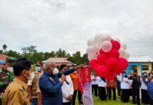 Gubernur Papua Barat Launching Merdeka Belajar dan Vaksinasi Pelajar di SMPN 2 Ransiki Gubernur Papua Barat Launching Merdeka Belajar dan Vaksinasi Pelajar di SMPN 2 Ransiki