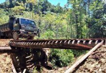 4 Hari TNI dan Polri Selesai Bangun Jembatan yang Dirusak KNPB di Maybrat 4 Hari TNI dan Polri Selesai Bangun Jembatan yang Dirusak KNPB di Maybrat