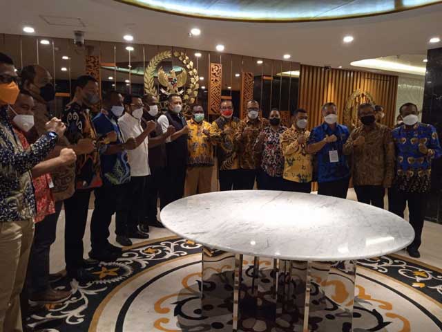 ketua-mpr-ketua-dpr-papua-barat DPR Papua Barat Serahkan Masukan RPP UU Otsus ke MPR, Bicarakan Pemekaran dan Maybrat
