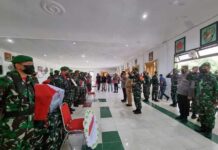 Pangdam Lepas Jenazah 4 Prajurit TNI Yang Gugur Dibunuh Kelompok Teroris di Maybrat Pangdam Lepas Jenazah 4 Prajurit TNI Yang Gugur Dibunuh Kelompok Teroris di Maybrat