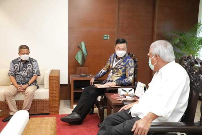 Temui Sejumlah Pejabat, Bupati Kaimana Akui Ada Campur Tangan Tuhan