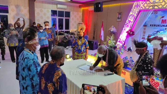 Yacubus Wanggai Didaulat Pimpin Kerukunan Keluarga Besar Ambai - Serui Manokwari