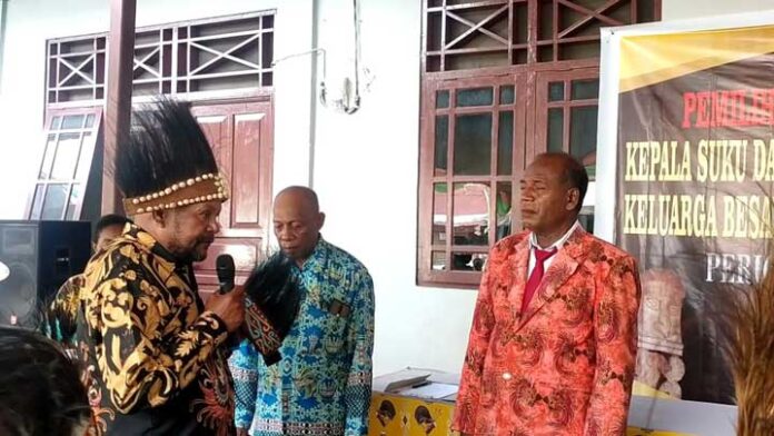 Mananwir Yan Pieter Yarangga Kukuhkan Badan Pengurus Keluarga Byak di Kaimana