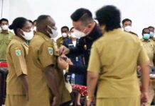 Bupati Kaimana Lantik 15 Penjabat Kepala Kampung Persiapan Bupati Kaimana Lantik 15 Penjabat Kepala Kampung Persiapan