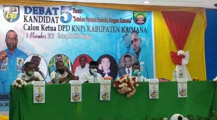 Wakil Bupati Buka Debat 5 Kandidat KNPI Kaimana