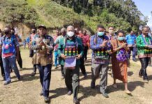 Gubernur Papua Barat, Bupati Pegaf Resmikan Gedung Gereja GPKAI Bethel Binggrayut Gubernur Papua Barat, Bupati Pegaf Resmikan Gedung Gereja GPKAI Bethel Binggrayut