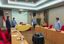 1 Desember Gubernur Papua Barat Serahkan DIPA 2022 Kabupaten/Kota 1 Desember Gubernur Papua Barat Serahkan DIPA 2022 Kabupaten/Kota