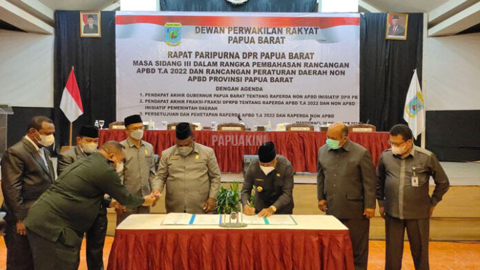 APBD 2022 Papua Barat Disahkan, Pendapatan 6,3 T, Belanja 6,6 T