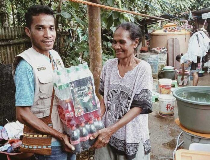 AMK Papua Barat dan PPP Manokwari Berbagi Kasih Natal